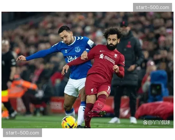 埃弗顿主场失利 少一人作战战术执行力度下降